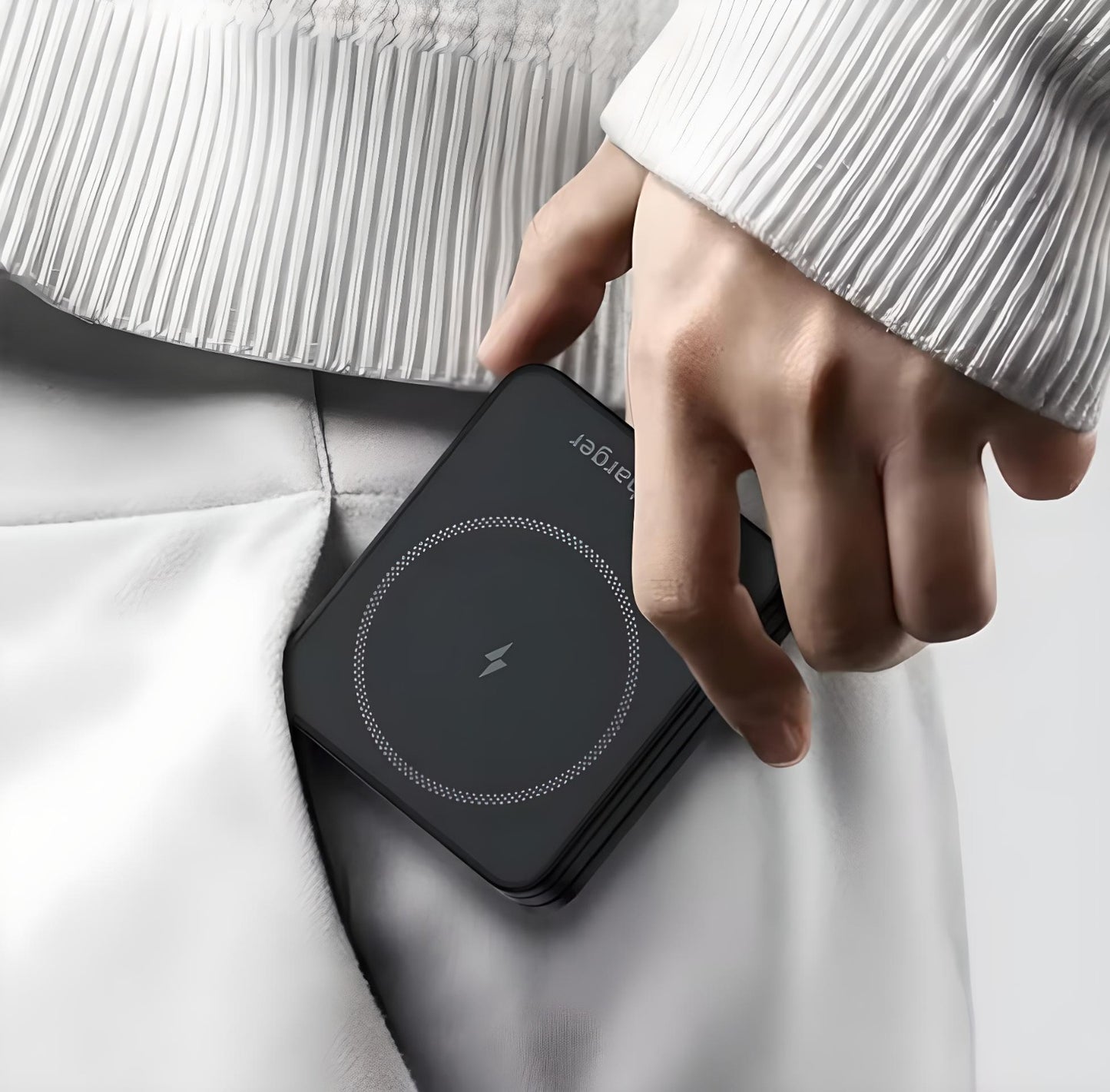 3 in 1 Foldable Fast Charge Magnetic Charger – iPhone, Apple Watch & Earbuds.